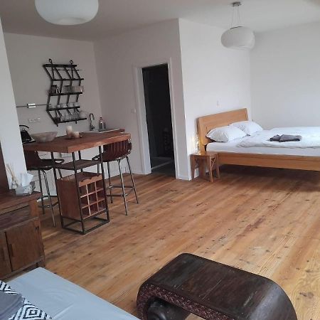 Rv Apartman Микулов Экстерьер фото