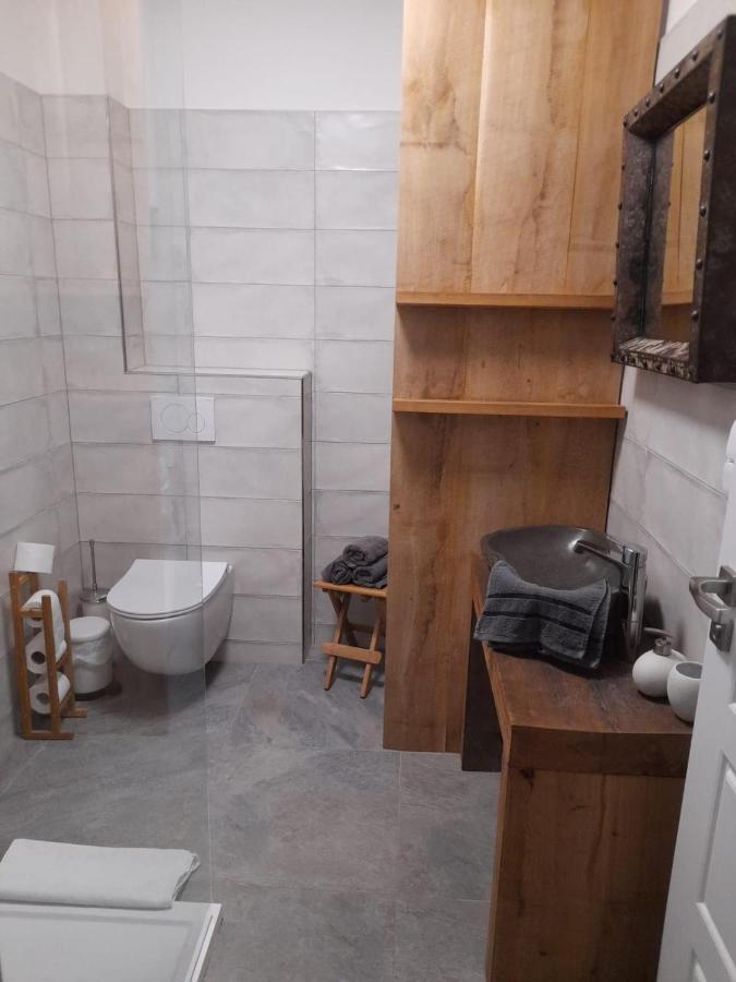 Rv Apartman Микулов Экстерьер фото
