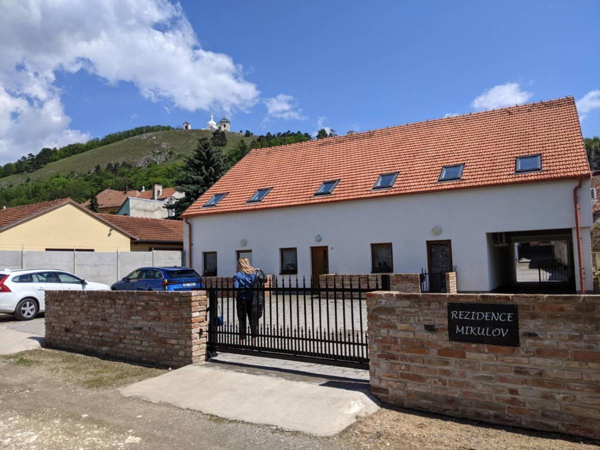 Rv Apartman Микулов Экстерьер фото