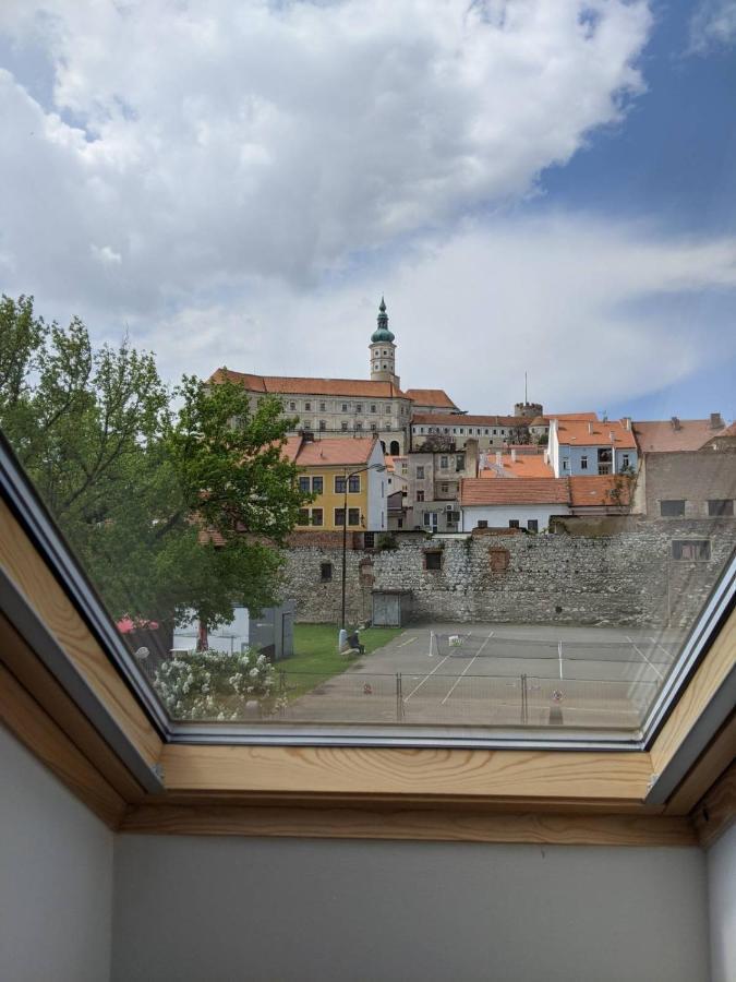 Rv Apartman Микулов Экстерьер фото